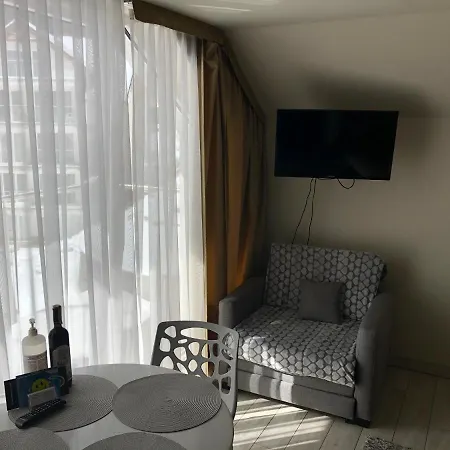 Czarna Gora Ischgl 30, * Sienna (Klodzko)